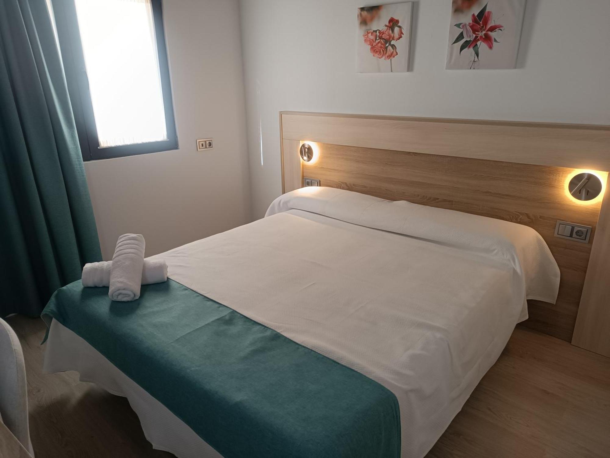 Apartamentos Turisticos Avila Puerta De La Santa 2-1 Exterior foto
