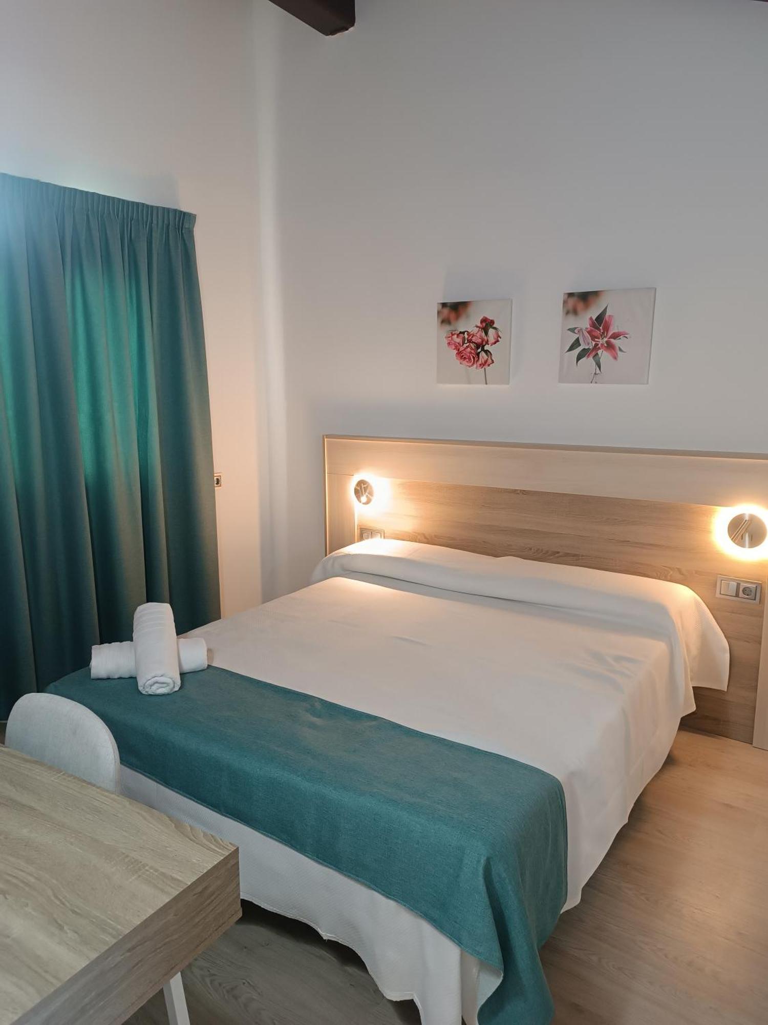 Apartamentos Turisticos Avila Puerta De La Santa 2-1 Exterior foto